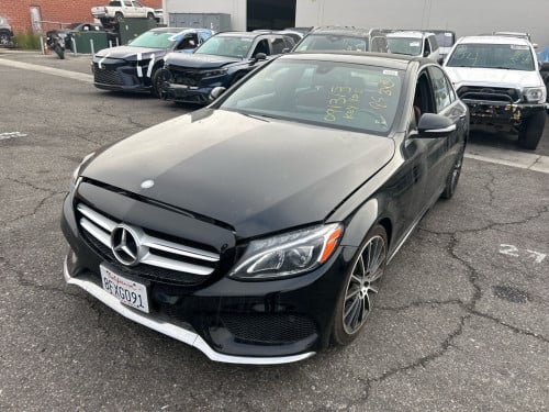 Mercedes c300 (ក្នុងក្រហម)