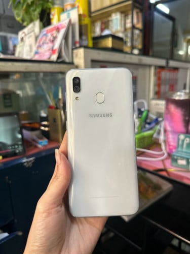 Samsung A30