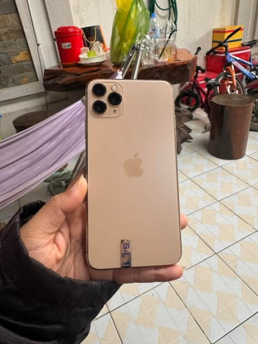 Sell 11pro max 256g Sim1+Esim Scan 97%