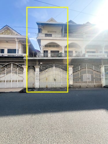 Shophouse for​​ Rent in Toul Tum Pung .