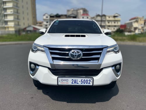 Toyota Fortuner 017 5មុឺនគីឡូ