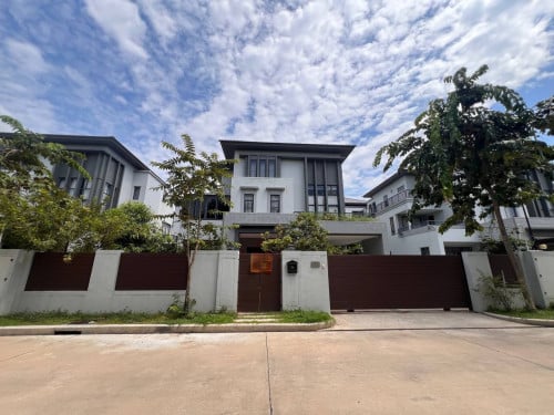 Villa for Sale in Chipmong Parkland 598 ✨