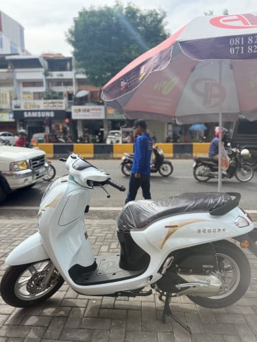 ម៉ូតូថ្មីស្អាត