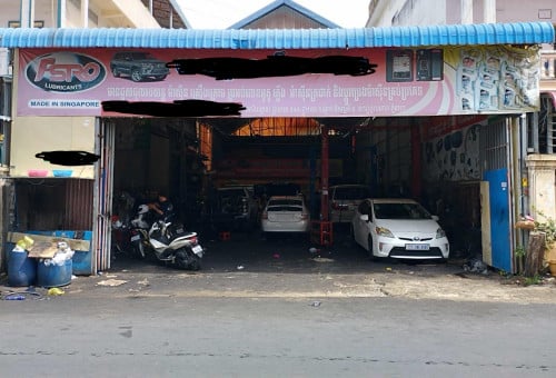 លក់ឃ្លាំង និង ដី ជិតផ្លូវទេពផន