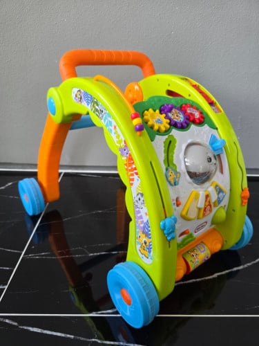 រទេះរុញអោយកូនរៀនដើរ