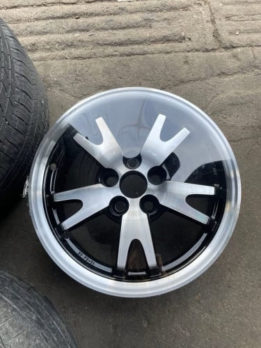 យ៉ាន់Toyota រវង់ 15