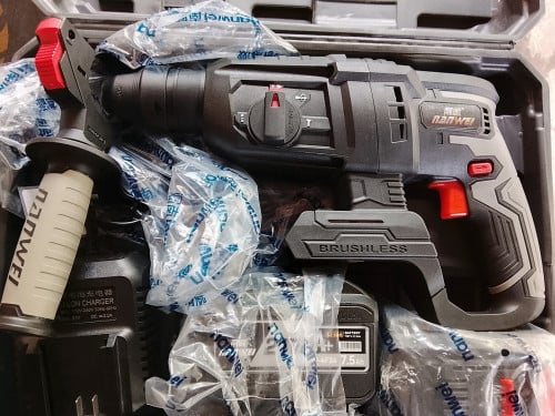 ម៉ូទ័រស្វានបុកបីតង់ប្រើថ្ម(ថ្មី)