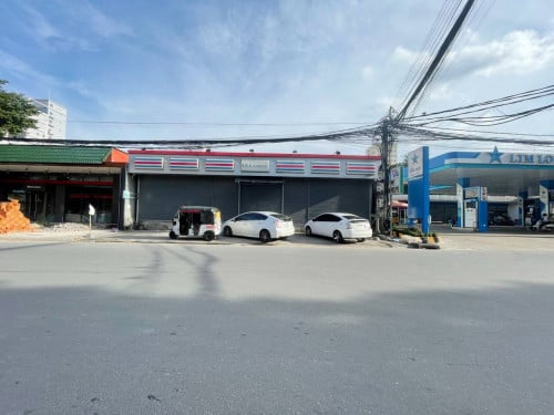 ហាងសម្រាប់ជួល នៅសង្កាត់ផ្សារដើមថ្កូវ