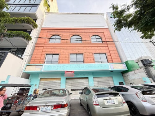 ផ្ទះជួលនៅផ្លូវម៉ៅសេទុង/毛泽东街房屋出租