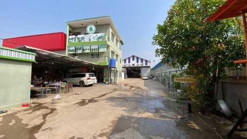 ដីលក់មានផ្ទះនៅខាងមុខ