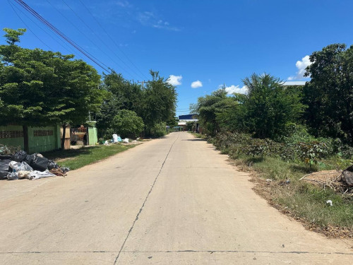 ដីលក់មានផ្ទះនៅខាងមុខ