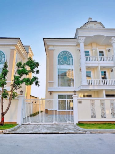 ផ្ទះវីឡាភ្លោះ លក់បន្ទាន់តំលៃល្អ