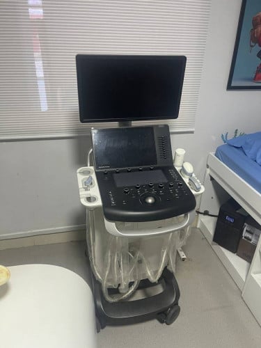 ម៉ាសុីន ឆ្លុះអេកូ