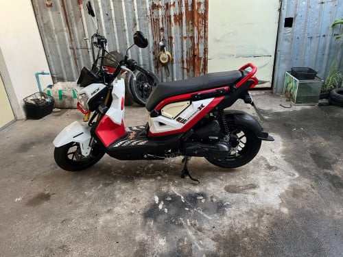 ម៉ូតូសាណុំសុីន​ ខ្ចី