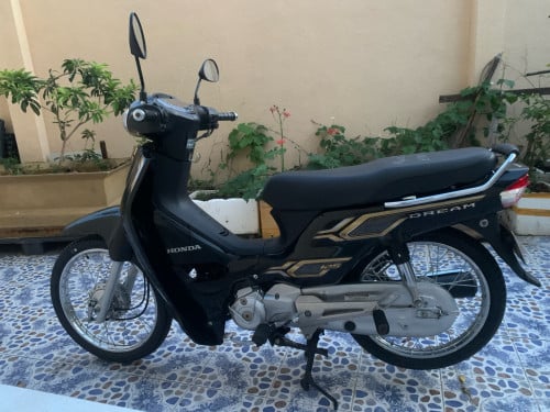 លក់ម៉ូតូសង់024 មានកាតគ្រី តម្លៃ 1930$