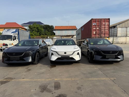 ស្តុកថ្មី មានស និង ខ្មៅ 37500$