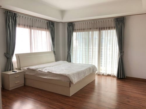 【Apartment for Rent】	Spacious 4 bedrooms  for rent in Toul Kork area	 【公寓出租】	金边TK大道附近