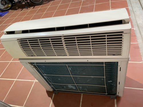 លក់Daikin inverter 1.5 សេស នៅសំនុំមិនធ្លាប់ជួសជុល ត្រជាក់ល្អ តេលេសុីន free តំលើងនៅភ្នំពេញ