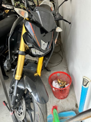 លក់Mslaz ខ្មៅ​