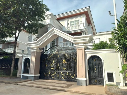 វីឡាព្រីន សម្រាប់​ជួល | Prince villa for rent (បុរីប៉េងហួត ដឹស្តាដាយមិន)