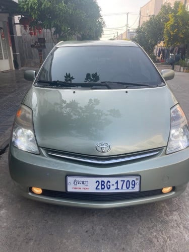 លក់TOYOTA PRIUS ឆ្នាំ 2006 ពាក់កណ្តាល់ ហ្វូល តម្លៃ 9500$ ចរចា អត់បុក អត់ច្រេះ ABS អាគុយ ល្អ