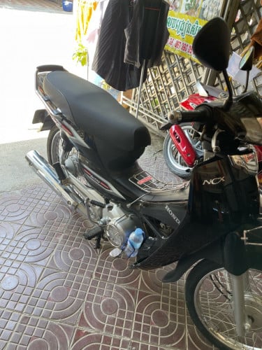 015លក់680$អត់កាត់គ្រី