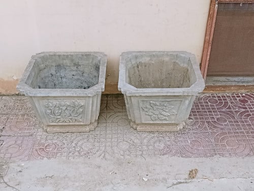 11 Big flower pots for sale. 5$ each.