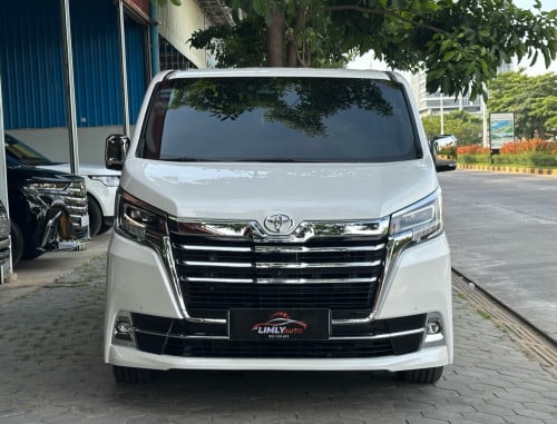 2022 TOYOTA GRANVIA Premium 9 កៅអី
