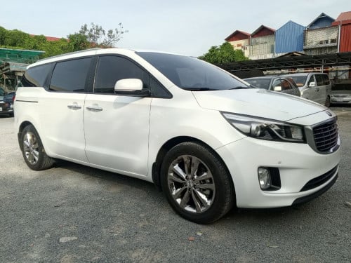Kia Carnival 015​ អូតូទ្វា៣ រៀបហេីយថ្មីៗ​ ខ្ចីណាស់​ ឡានមូលស្អាតពីកូរ៉េ