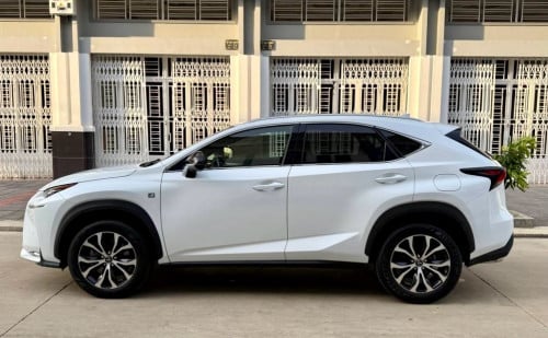 NX200T F-sport 2016 ប៊ូតុង5 ប៉ុង2