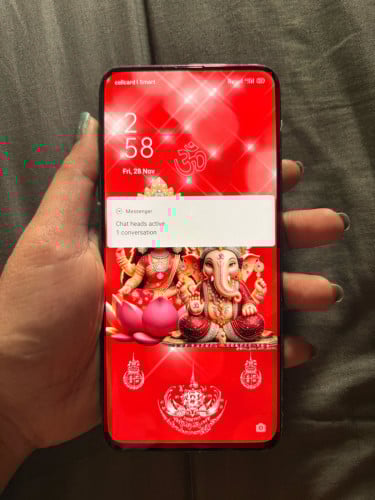Oppo findX ស្ទើរកាំមេរ៉ា