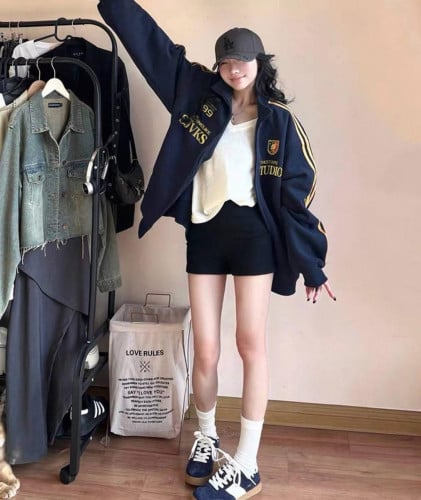 Outwear អាវក្រៅ