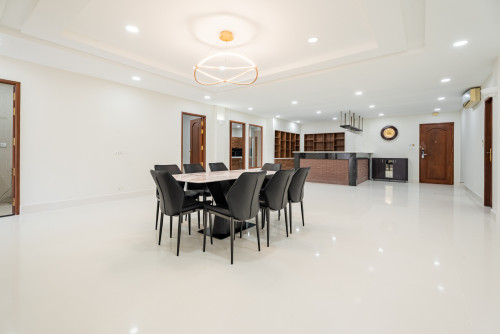 Penthouse 4 Bedrooms For Rent in BKK1