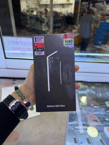 Samsung S25ultra ក្រុមហ៊ុន 256G ពណ៍ មាស