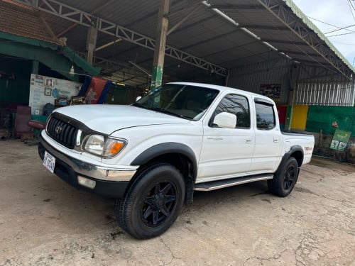 Tacoma 2002 V6 ប៉ុងភ្លេីង ឡានស្អាត