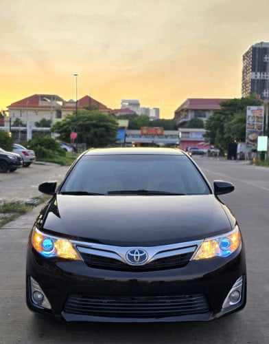 Toyota Camry Hybrid 2012  XLE Full Option