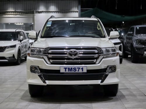 Toyota Land Cruiser 2016 V6សាំង ឡានម្ចាស់ដើមទី1