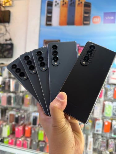 ZFold 4 Ram 12G 256Gb ក្រុមហ៊ុន និង  កូរ៉េ