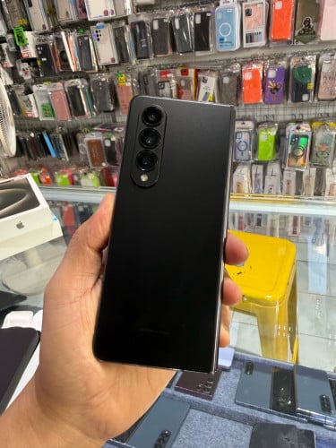 ZFold 4 Ram 12G 256Gb ក្រុមហ៊ុន ( Look like new) 97%