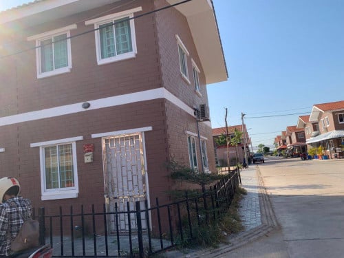 ផ្ទះលក់បន្ទាន់ ជិតប្រលានថ្មី