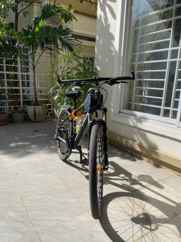 តម្លៃពិសេស លក់ប្រញាប់ កង់ស្អាត រង្វង់កង់ធំ បូមល្អ ថាសឌីមុខក្រោយ