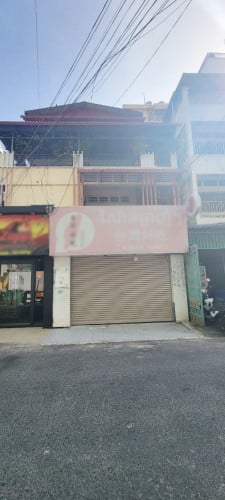 ផ្ទះអាជីវកម្មជាន់ផ្ទាល់ដីជួលនៅផ្លូវអ៊ូអរ