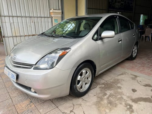 ខ្ញុំបានចង់លក់អាព្រុស 05 ពាក់កណ្ដាលមួយគ្រឿងឡានថ្មី