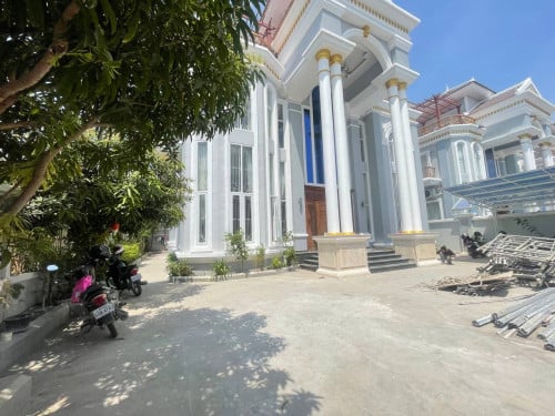 វីឡាទោលកែងសំរាប់ជួលនៅបុរីវិមានភ្នំពេញ ស្ថិតនៅគម្រោង10