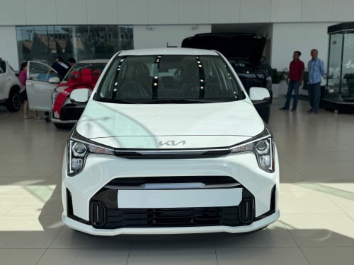 មានក្នុងស្ដុកតម្លៃ$15,999👉ម៉ាសុីន 1.0L  90HP 3 cylinder 3.9L/100km