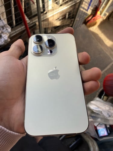 IPhone 14 pro ចង់លក់ឫវៃដូ16pro,pro max( zin all) ធ្លាប់ដូរអេក្រង់zin) ចរចា