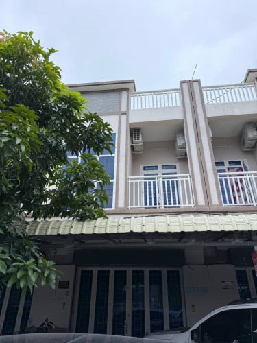 ផ្ទះល្វែងសម្រាប់លក់ ឬ ជួល 180$