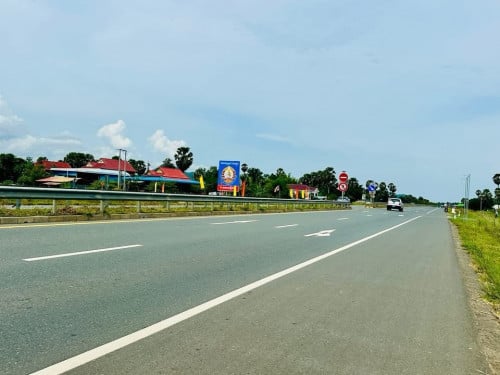 ដីលក់លើផ្លូវជាតិលេខ5(ផ្លូវ60ម)