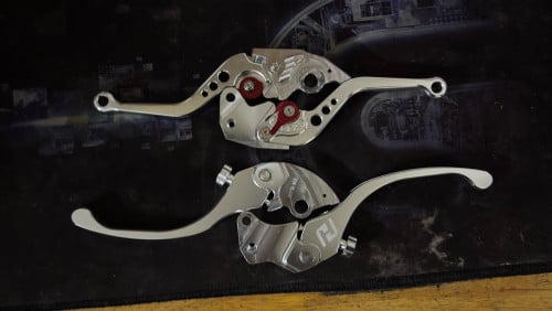 ដៃហ្រ្វាំង auto