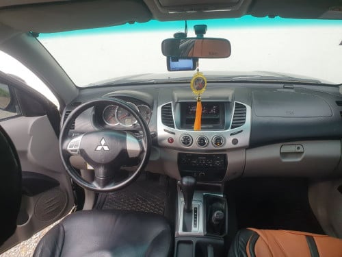 រថយន្តសម្រាប់ជួល Mitsubishi Triton​​ 2011, Daily, Weekly, Monthly, Yearly